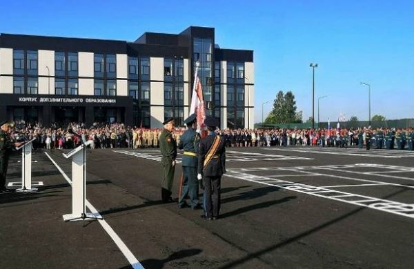 <br />
В Кемерове торжественно открыли новое президентское кадетское училище<br />
