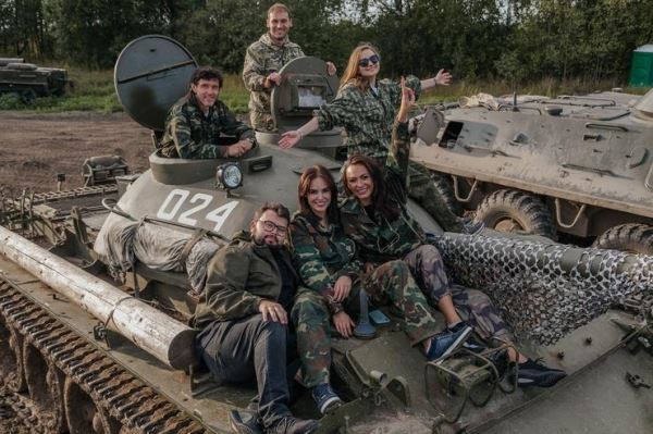Юрий Жирков отметил день рождения на военном полигоне